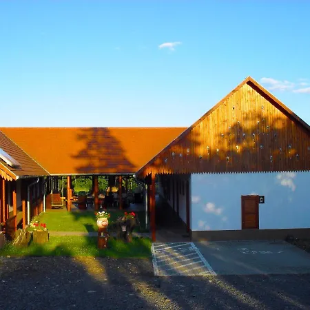 Nyakigláb Villa-2